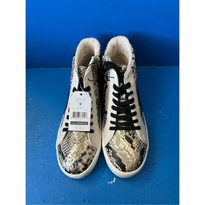 Time And Tru Women's Size 9 Memory Foam Snake Print Sneaker Shoes Nice